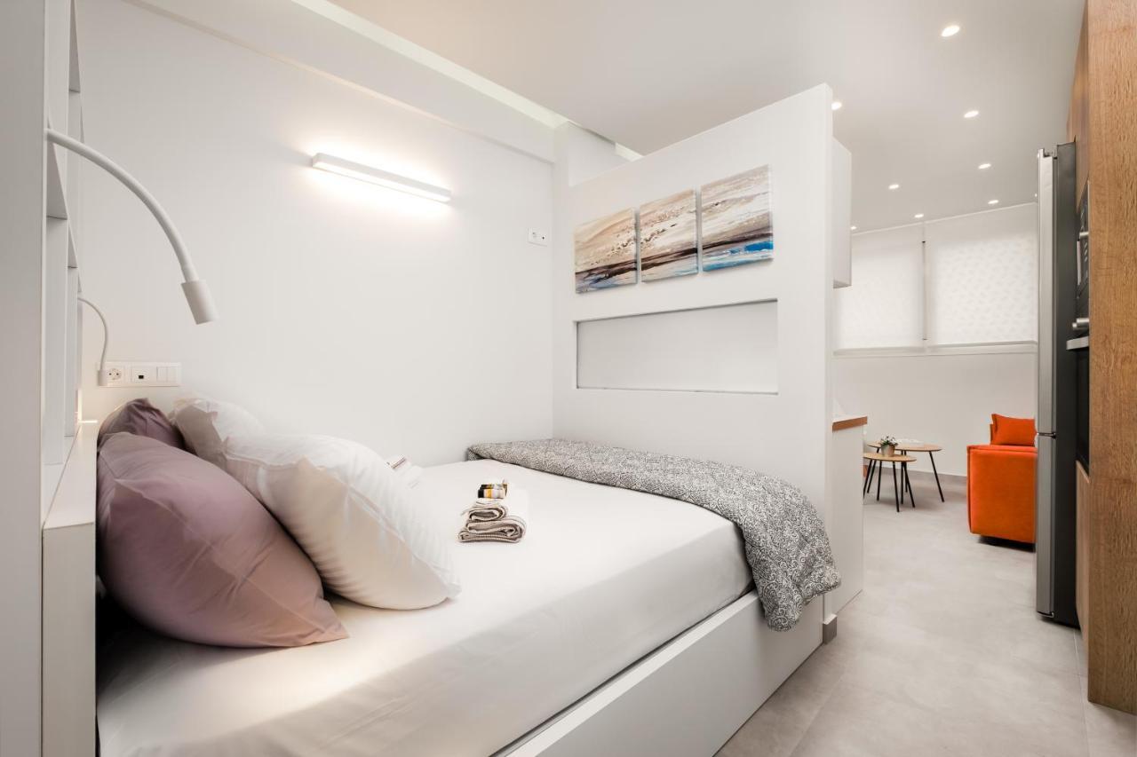 New Luxury Studio In The Heart Of Thiseio. Афины Экстерьер фото